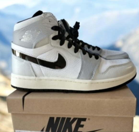 JordanAir Jordan 1 Zoom CMFT 2. Women's Size 7.5. Original new with box. Color - Picture 10 of 15